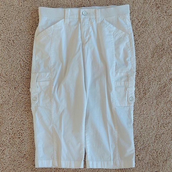 LEE relaxed fit mid rise capri pants NWOT - Picture 2 of 9